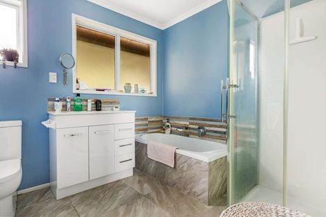 Photo of property in 22 Kowhai Avenue, Edgecumbe, 3120