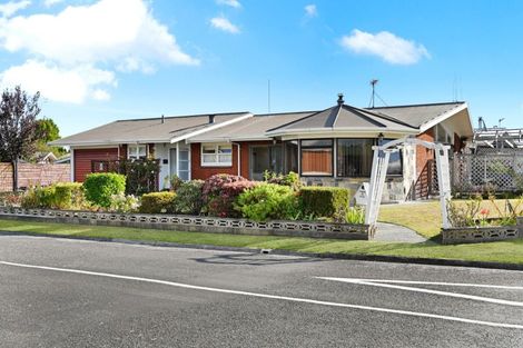 Photo of property in 2 Guy Place, Melville, Hamilton, 3206