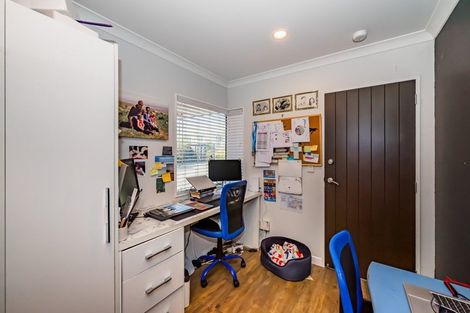 Photo of property in 8 Rifleman Lane, Paraparaumu Beach, Paraparaumu, 5032