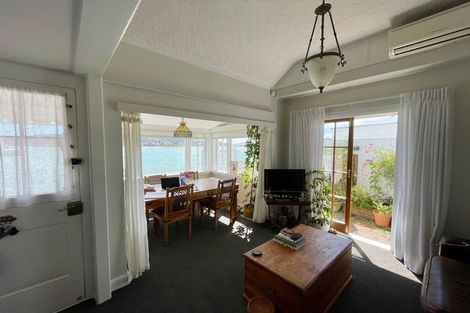 Photo of property in 18 Trevor Terrace, Paremata, Porirua, 5024