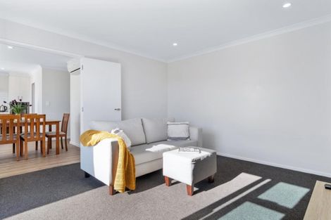 Photo of property in 77 Bert Wall Drive, Omokoroa, 3114