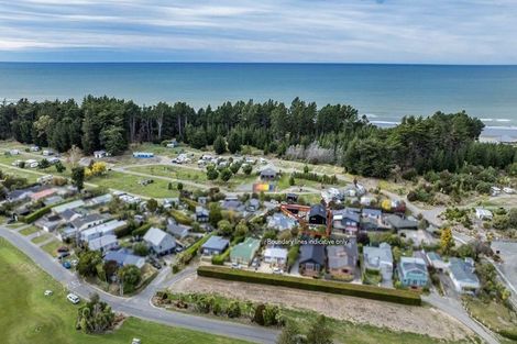 Photo of property in 5 Beach Crescent, Waikuku Beach, 7473