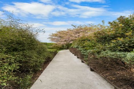 Photo of property in 100 Mcmahon Drive, Aidanfield, Christchurch, 8025