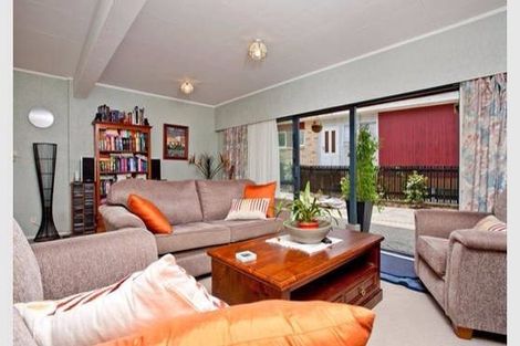 Photo of property in 1 Hume Drive, Hillcrest, Auckland, 0627