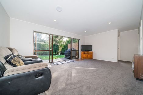 Photo of property in 28 Kentucky Way, Awapuni, Palmerston North, 4412