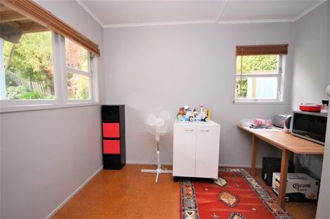 Photo of property in 25 Ingle Avenue, Waipahihi, Taupo, 3330