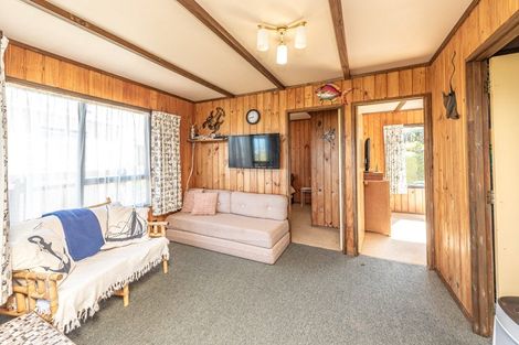 Photo of property in 22 Okiwa Terrace, Waiinu Beach, Wanganui, 4588