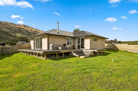 Photo of property in 8 Lakefield Close, Kingston, Athol, 9793