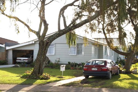 Photo of property in 32 Chelburn Crescent, Mangere East, Auckland, 2024