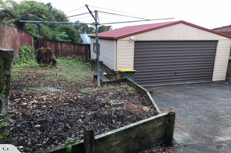 Photo of property in 11 Kearney Place, Massey, Auckland, 0614