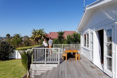 Photo of property in 23 Karaka Road, Otumoetai, Tauranga, 3110