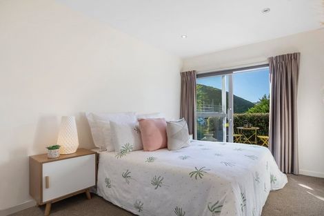 Photo of property in 40 Rarangi Way, Owhiro Bay, Wellington, 6023