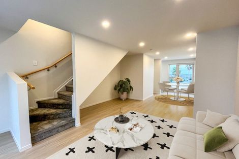 Photo of property in 14/9 Aeroview Drive, Beach Haven, Auckland, 0626