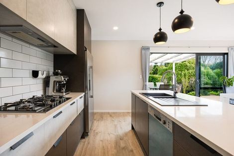 Photo of property in 15 Vogwill Road, Kumeu, 0810