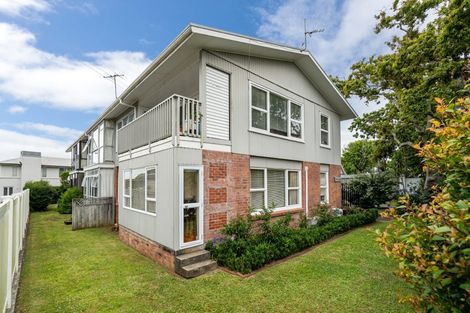 Photo of property in 1/221 Hurstmere Road, Takapuna, Auckland, 0622