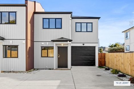 Photo of property in 40d Trentham Road, Papakura, 2110