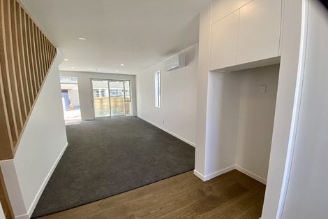 Photo of property in 2/30 Pirie Street, Mount Victoria, Wellington, 6011