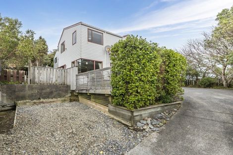 Photo of property in 26a Black Rock Road, Newlands, Wellington, 6037