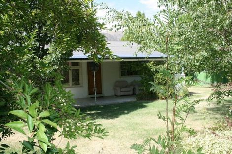 Photo of property in 19 Sutherland Road, Omarama, 9412