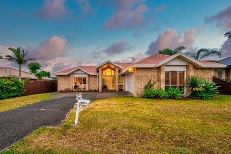 Photo of property in 22 Ballycullanie Place, Dannemora, Auckland, 2016