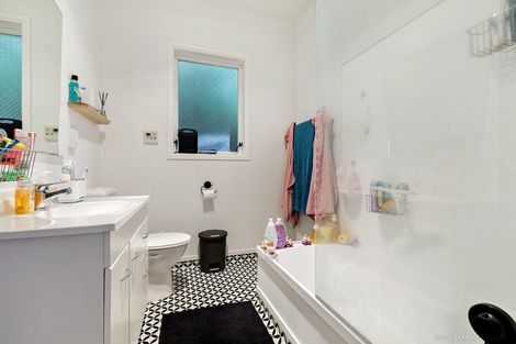 Photo of property in 7 Balfour Street, Mornington, Wellington, 6021