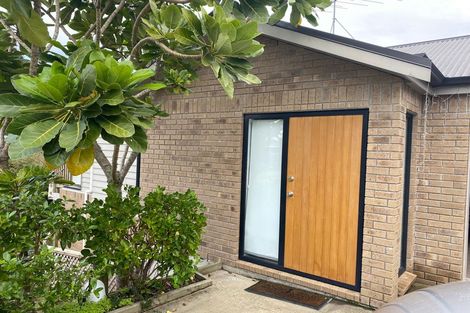 Photo of property in 3/69a Chivalry Road, Glenfield, Auckland, 0629