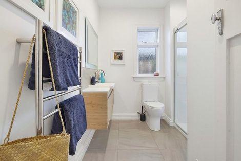 Photo of property in 185 Coutts Street, Rongotai, Wellington, 6022