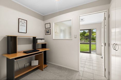 Photo of property in 4 Padfield Place, Havelock North, 4130