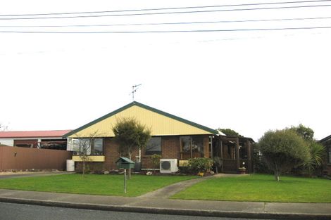 Photo of property in 27 Myers Street, Waikiwi, Invercargill, 9810
