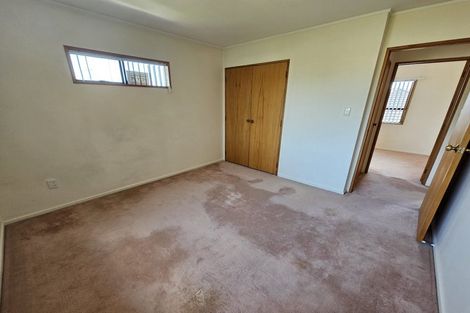 Photo of property in 1/979 Beach Road, Torbay, Auckland, 0630