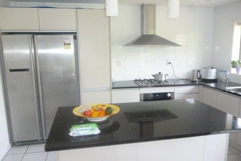 Photo of property in 15 Jillteresa Crescent, Half Moon Bay, Auckland, 2012