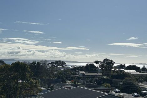 Photo of property in 46 Surf Road, Stanmore Bay, Whangaparaoa, 0932
