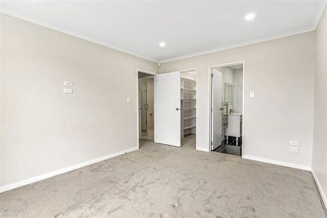 Photo of property in 11 Kirikiri Drive, Papakura, 2110