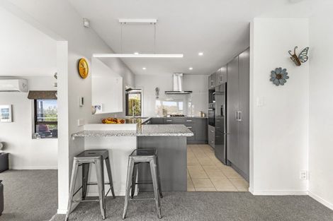 Photo of property in 64 Marellen Drive, Red Beach, 0932