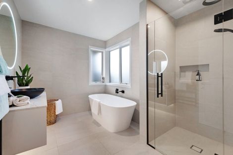 Photo of property in 1/25 Seymour Road, Mellons Bay, Auckland, 2014