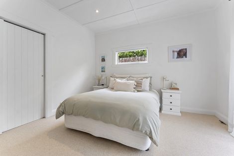 Photo of property in 6 Ngaio Street, Strandon, New Plymouth, 4312
