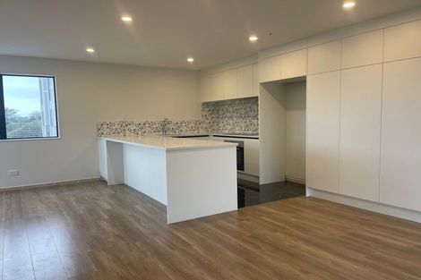 Photo of property in 233 Lake Road, Northcote, Auckland, 0627