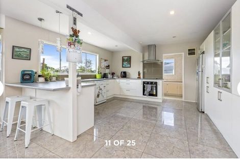 Photo of property in 49 Tawa Road, Kumeu, 0891
