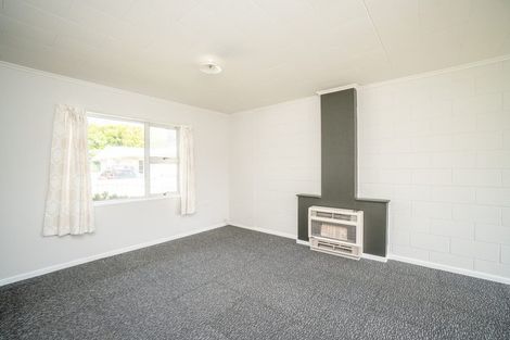 Photo of property in 3 Seddon Street, Takaro, Palmerston North, 4412
