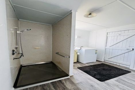 Photo of property in 60 Centre Street, Strathern, Invercargill, 9812