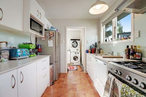 Photo of property in 1a Glenford Lane, Te Atatu Peninsula, Auckland, 0610