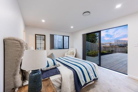 Photo of property in 40 Taikura Avenue, Red Beach, 0932