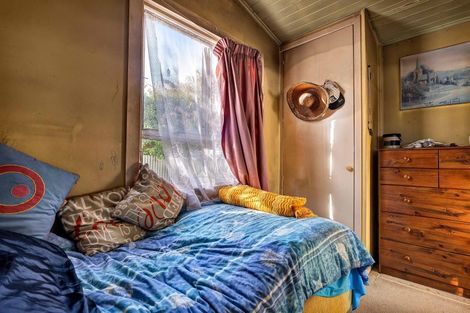 Photo of property in 82 Railway Street, Eltham, 4322