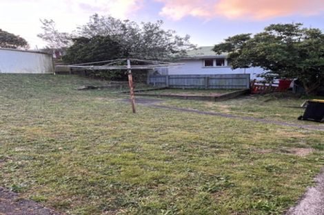 Photo of property in 38 Black Rock Road, Newlands, Wellington, 6037