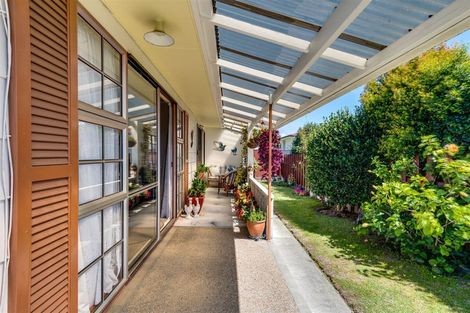 Photo of property in 2/442 Gloucester Street, Taradale, Napier, 4112