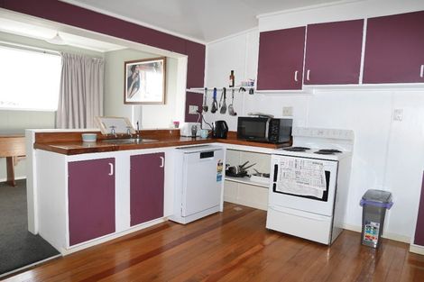 Photo of property in 18a Titoki Road, Waikanae Beach, Waikanae, 5036