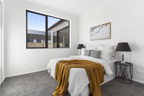 Photo of property in 21 Korowhiti Road, Clarks Beach, 2122