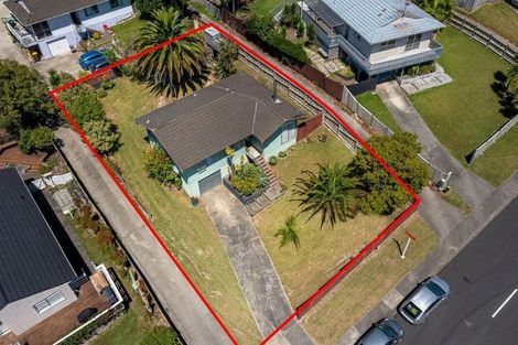 Photo of property in 13 Spinella Drive, Bayview, Auckland, 0629