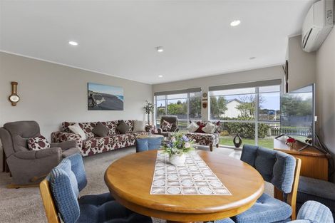 Photo of property in 1a Walmer Grove, Bell Block, New Plymouth, 4312
