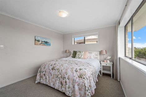 Photo of property in 1/31 Cliff Road, Torbay, Auckland, 0630